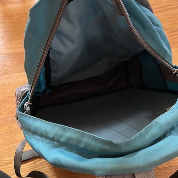 The North Face Jester Blue and Grey Backpack - Picture 6 of 7